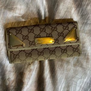 Gucci wallet